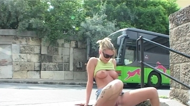 PUBLIC PEE GIRLS / Extreme Public Piss Girls No.25