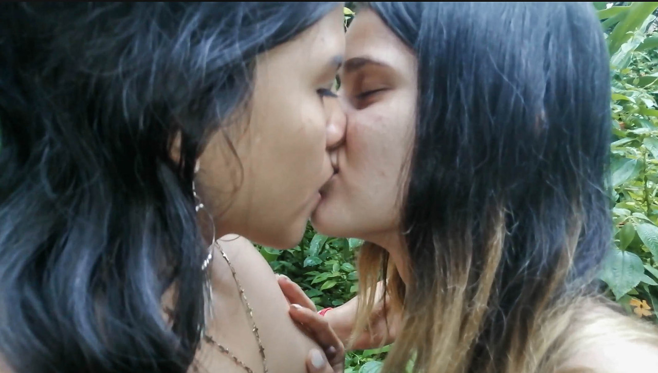 lesbian amateur movie video